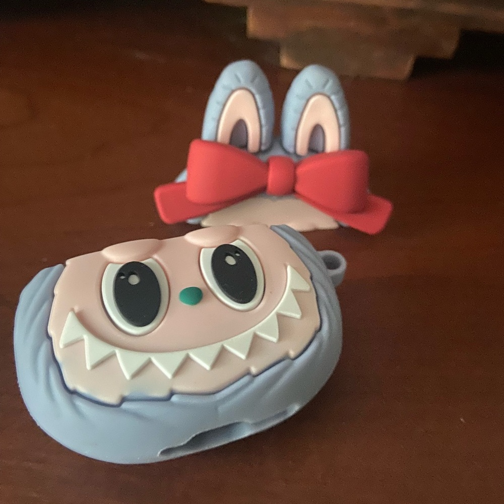 🍀5 for $25🍀Labubu Inspired Earbuds Case + Labubu Inspired Egg W/Goodies Inside - Picture 6 of 7